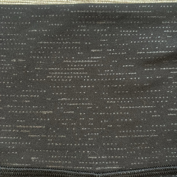 Size 6 Lululemon black 6” shorts - Picture 4 of 4